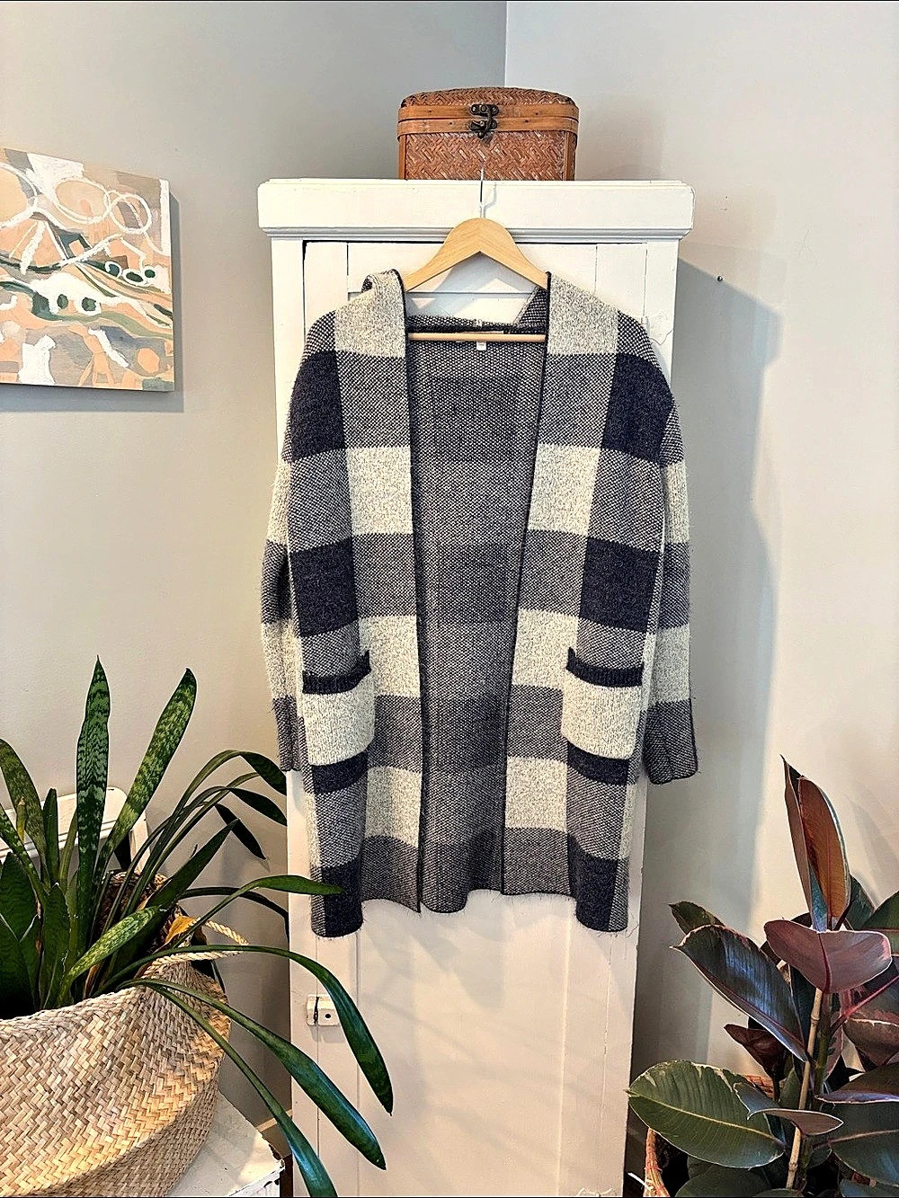 Monteau Checkered Hooded Cardigan in Gray & White Size Small
